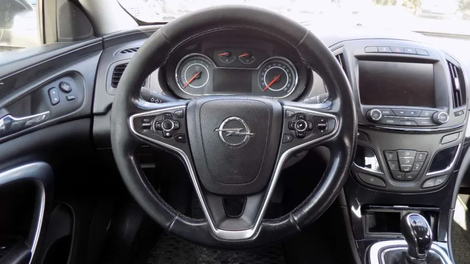 OPEL Insignia -