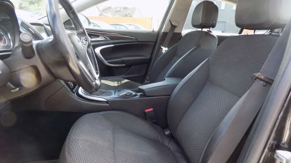 OPEL Insignia -