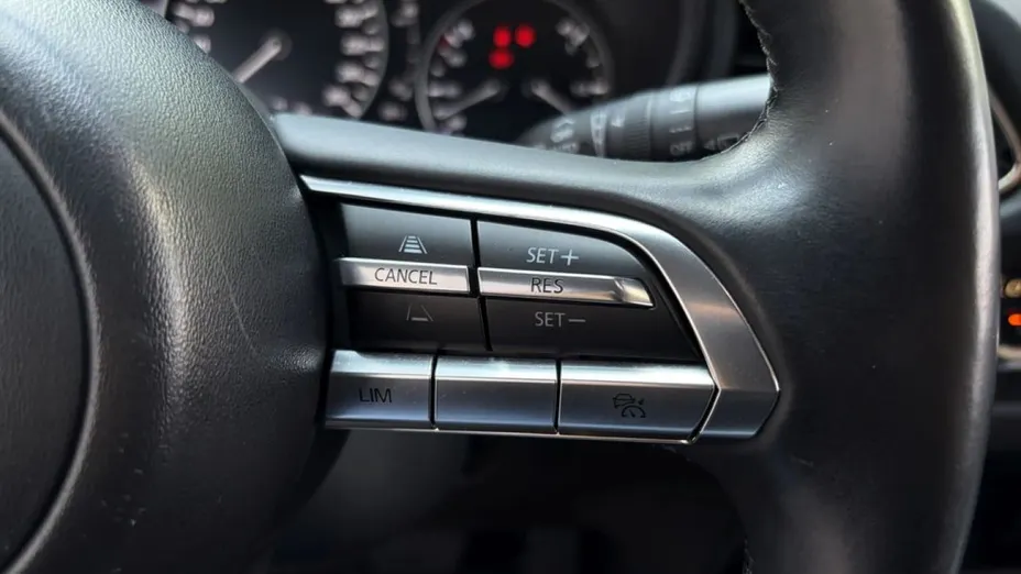 MAZDA CX-30 -