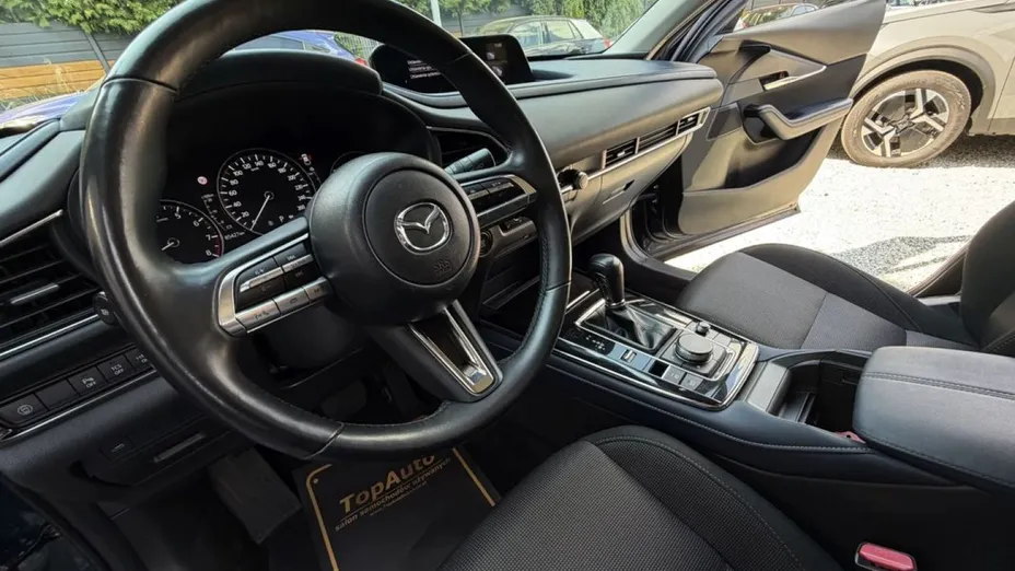 MAZDA CX-30 -
