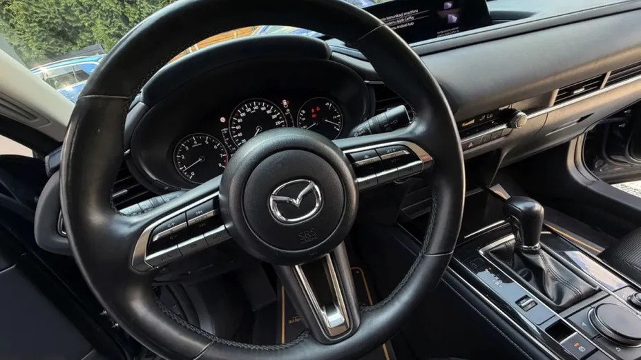 MAZDA CX-30 -