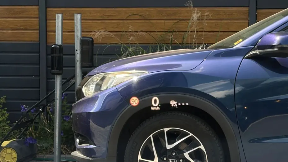 MAZDA CX-30 -