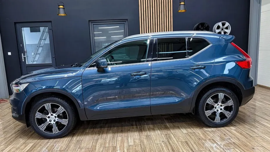 VOLVO XC40 -