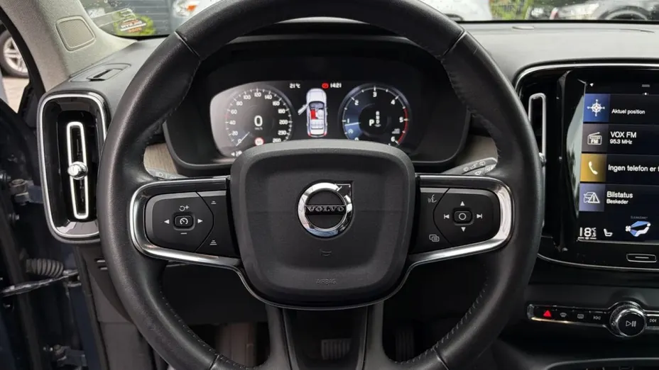 VOLVO XC40 -