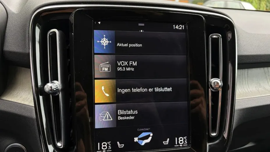 VOLVO XC40 -