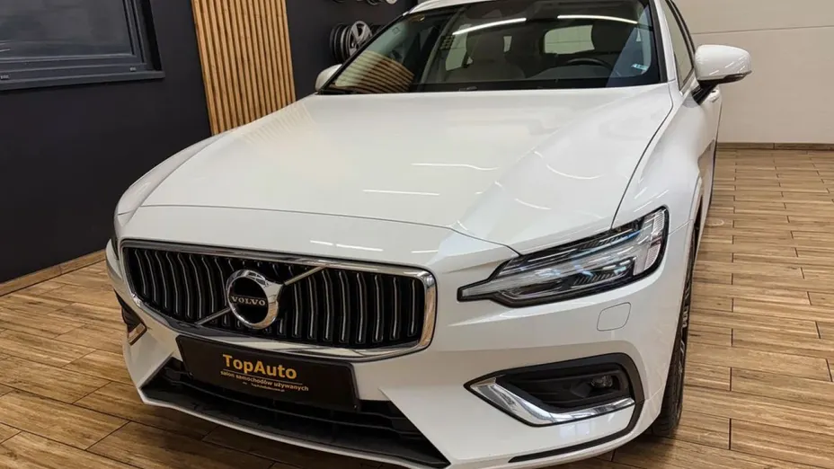 VOLVO V60 -
