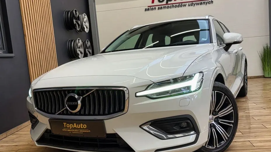 VOLVO V60 -