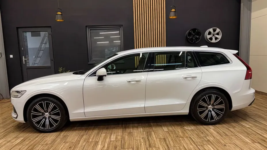 VOLVO V60 -