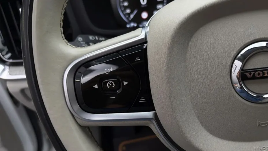 VOLVO V60 -