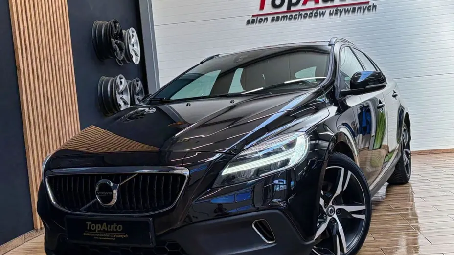 VOLVO V40 Cross Country -