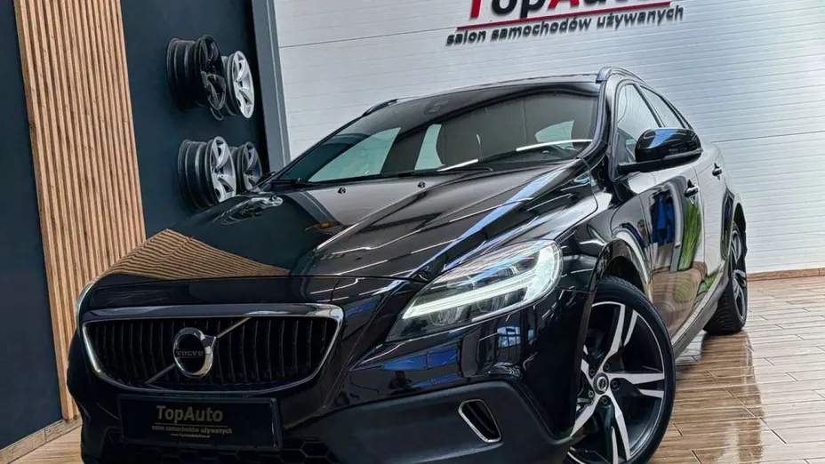VOLVO V40 Cross Country -