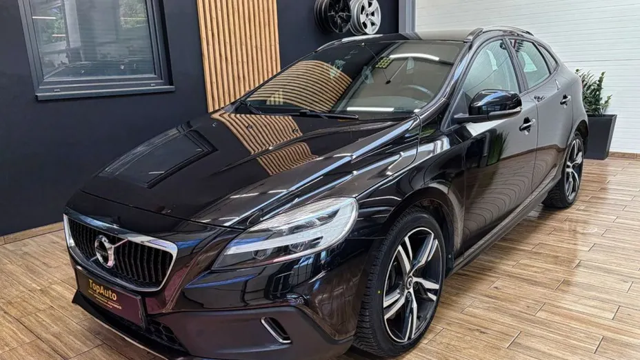 VOLVO V40 Cross Country -