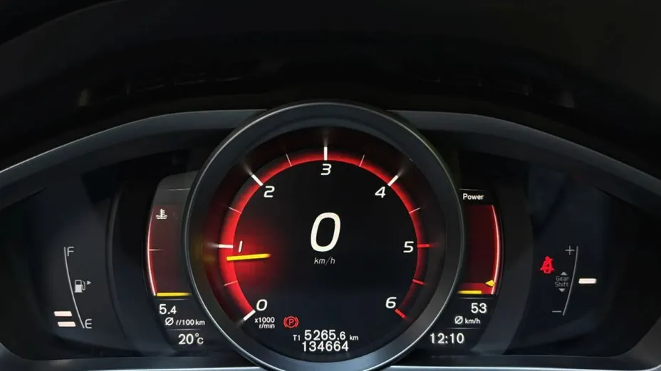 VOLVO V40 Cross Country -