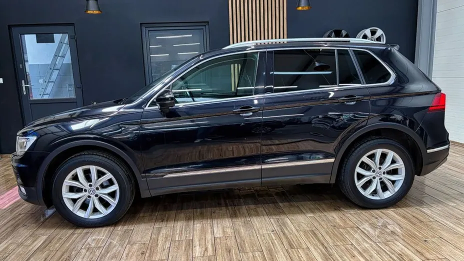 VOLKSWAGEN Tiguan -