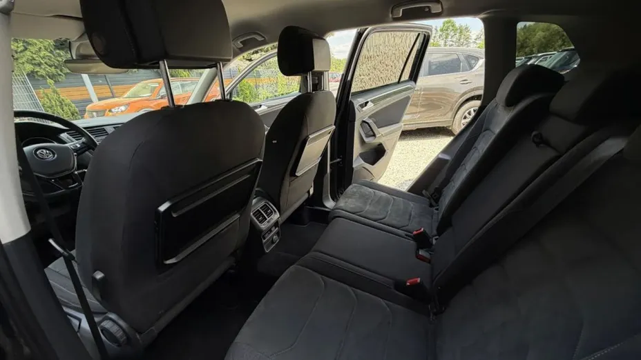 VOLKSWAGEN Tiguan -