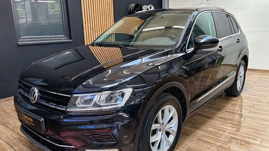 VOLKSWAGEN Tiguan -