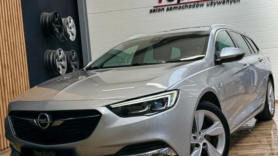 OPEL Insignia -