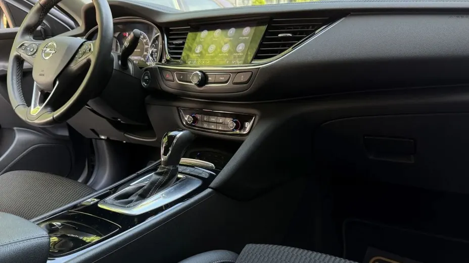 OPEL Insignia -