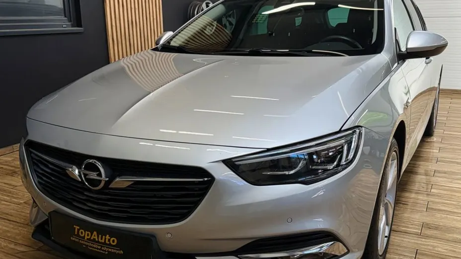 OPEL Insignia -
