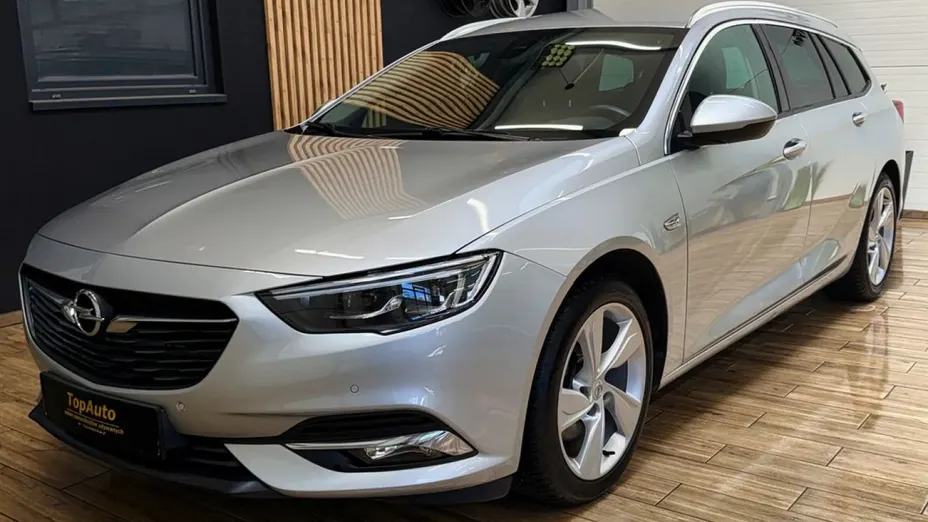 OPEL Insignia -