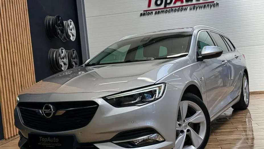 OPEL Insignia -