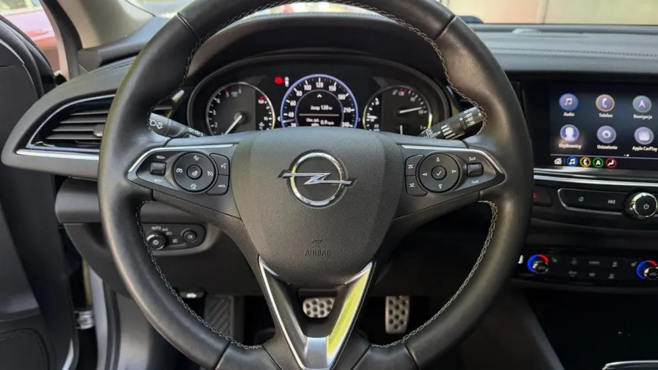 OPEL Insignia -