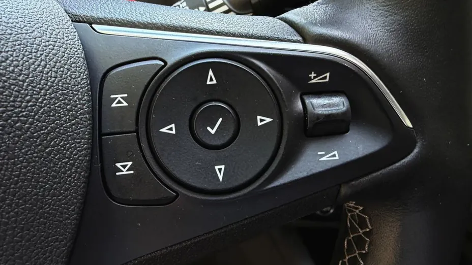 OPEL Insignia -