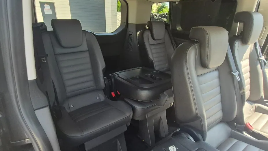 FORD Tourneo Custom -