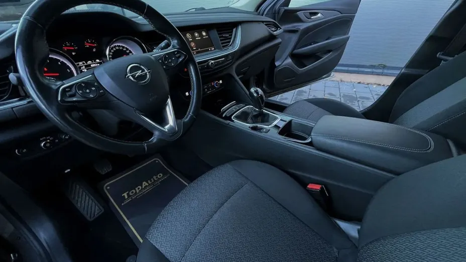 OPEL Insignia -