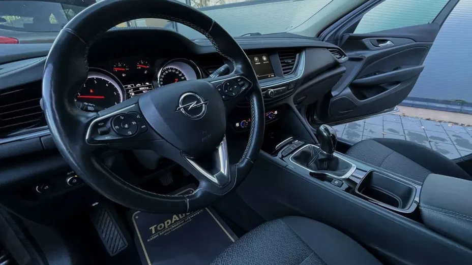 OPEL Insignia -