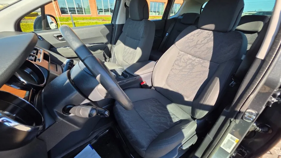 PEUGEOT 3008 -