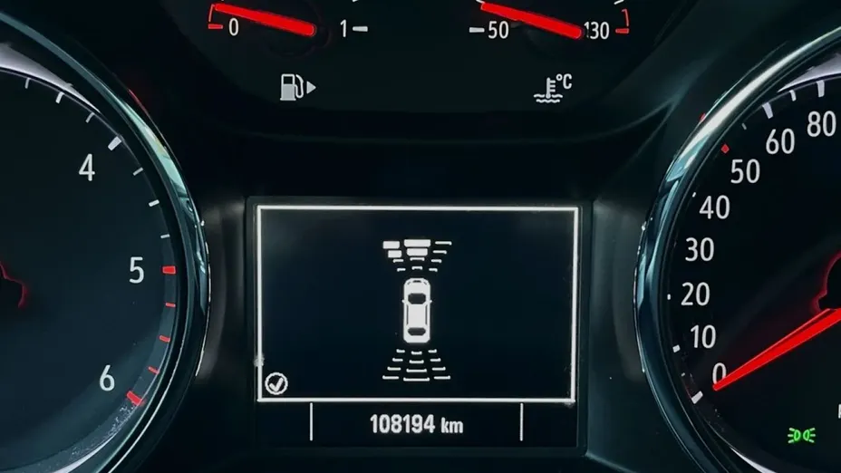 OPEL Insignia -