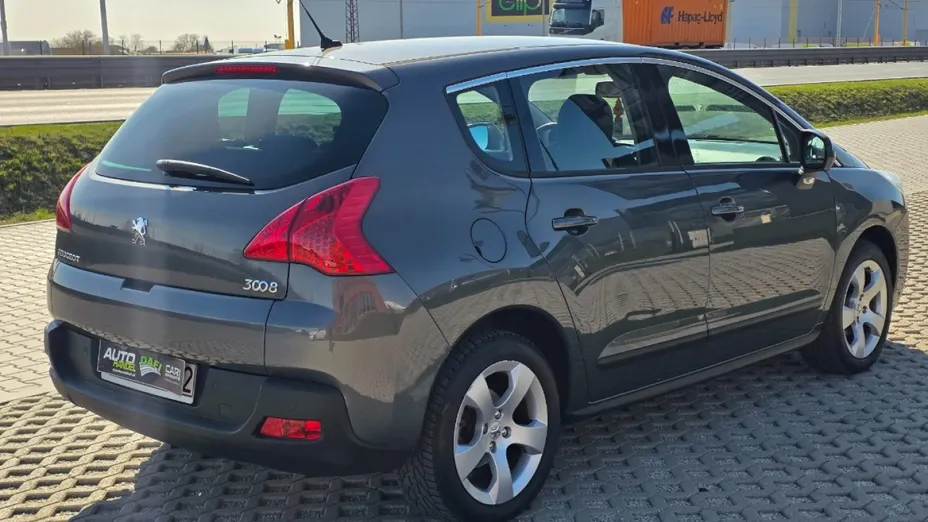 PEUGEOT 3008 -
