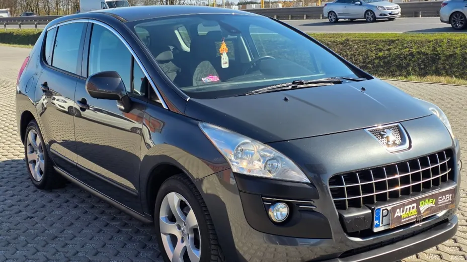 PEUGEOT 3008 -