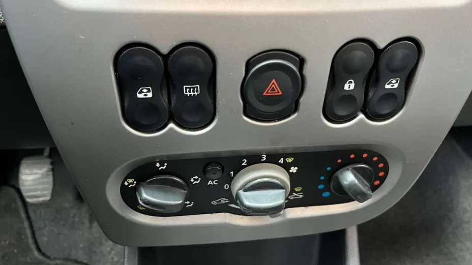 DACIA Sandero -