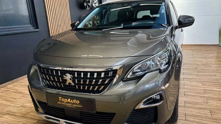 PEUGEOT 5008 -