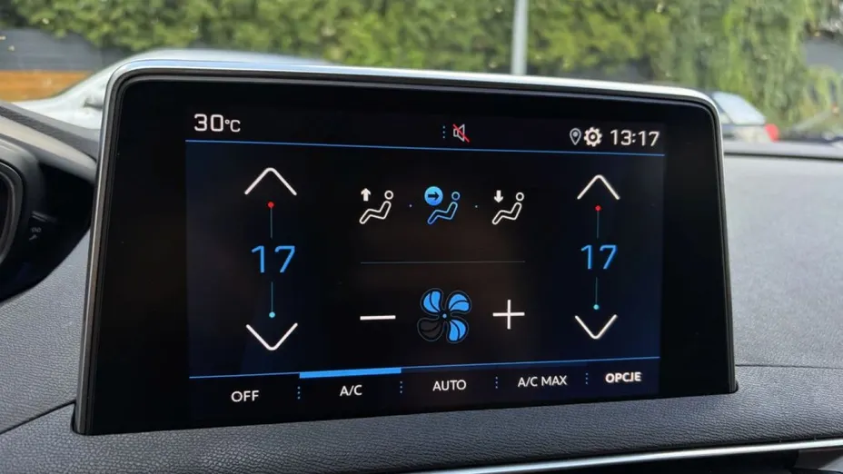 PEUGEOT 5008 -