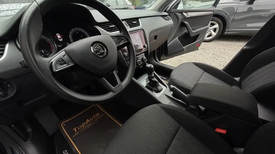 SKODA Octavia -