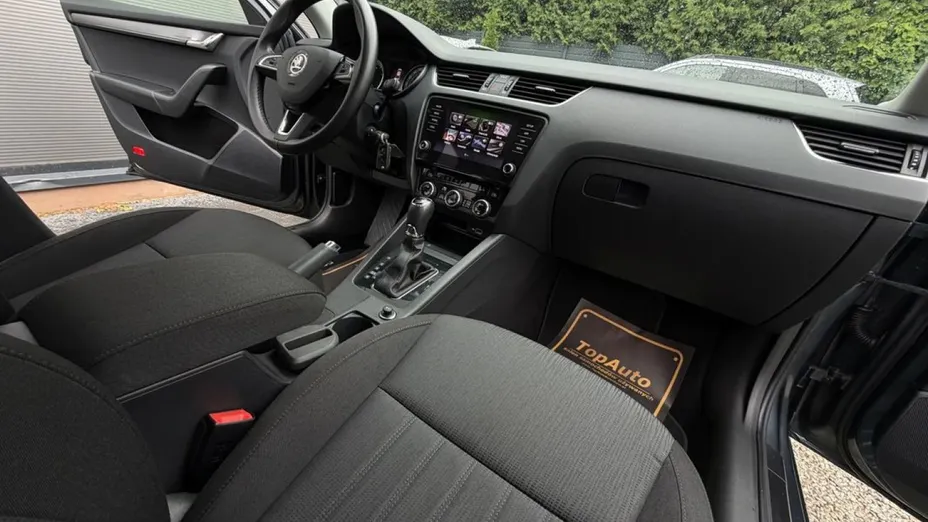 SKODA Octavia -