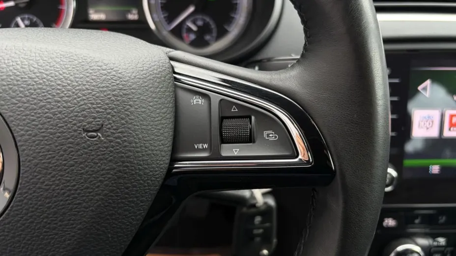 SKODA Octavia -
