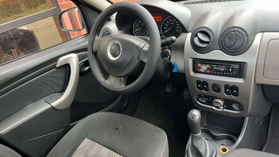 DACIA Sandero -