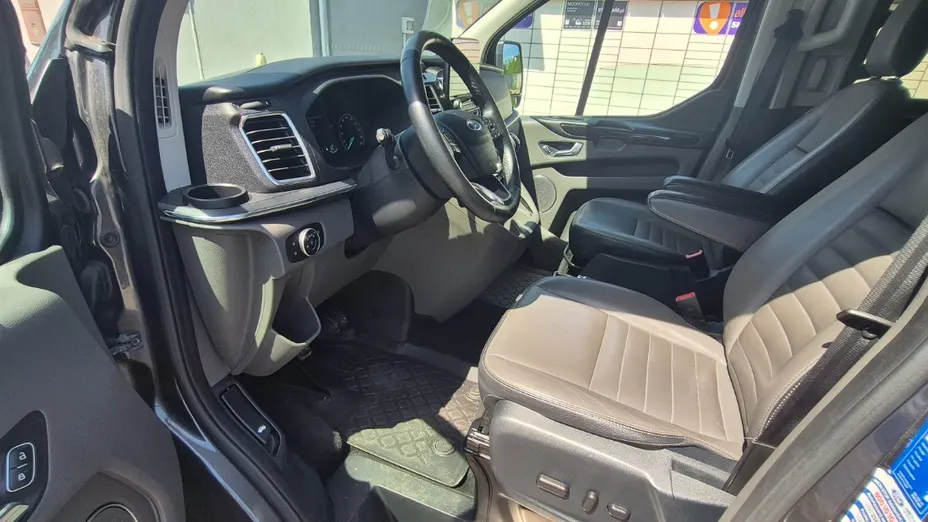 FORD Tourneo Custom -