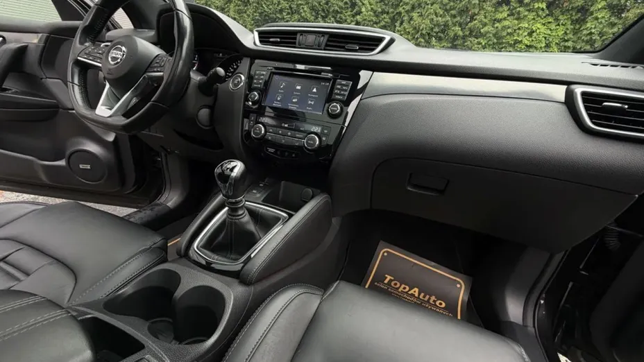 NISSAN Qashqai -