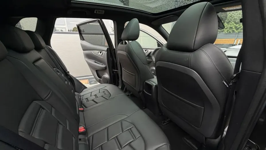 NISSAN Qashqai -