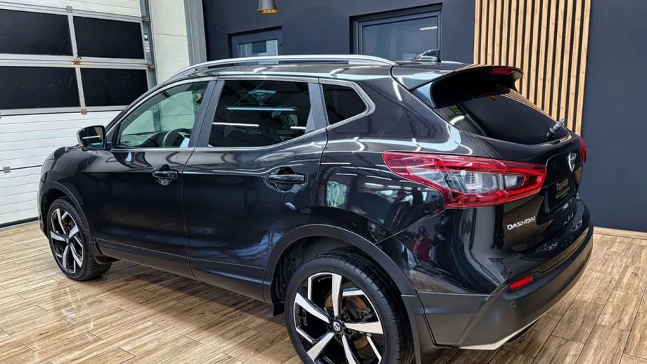 NISSAN Qashqai -