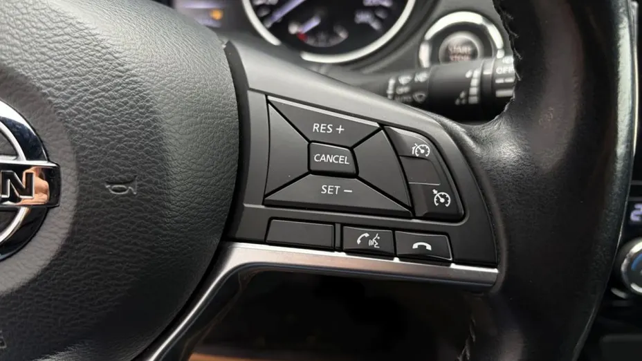 NISSAN Qashqai -