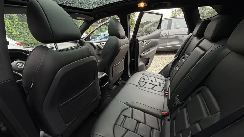 NISSAN Qashqai -
