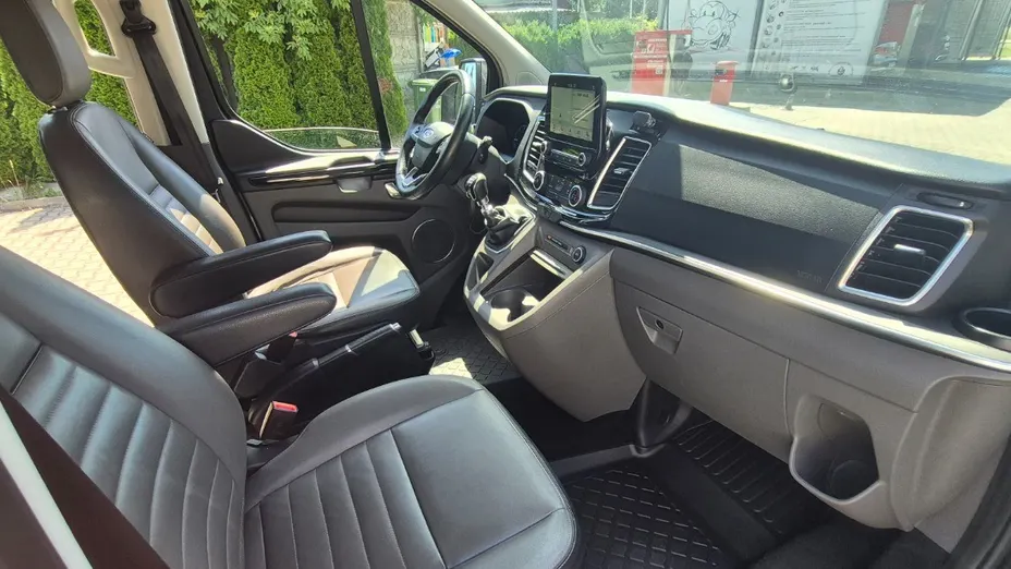 FORD Tourneo Custom -