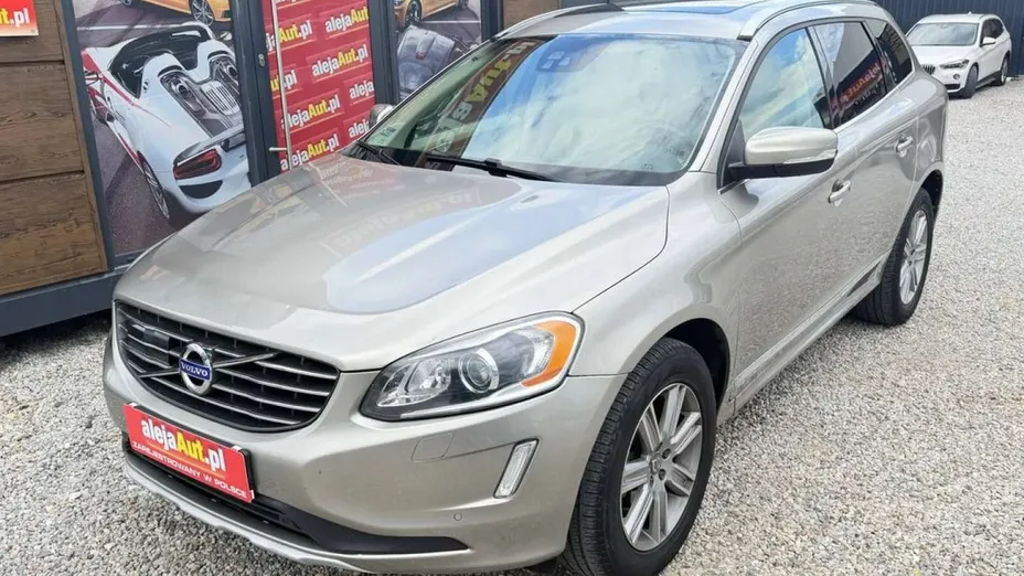 VOLVO XC60 -