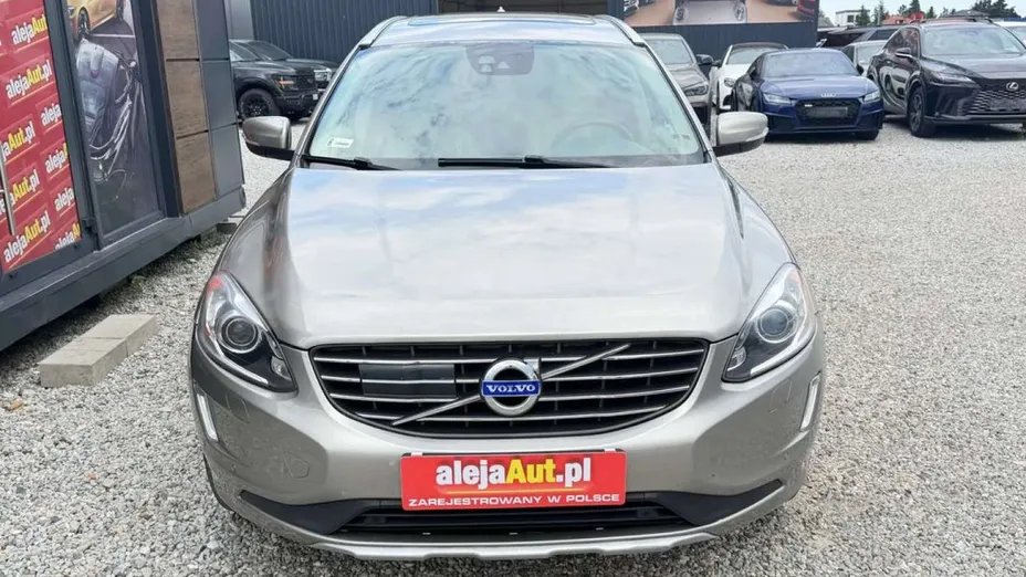 VOLVO XC60 -